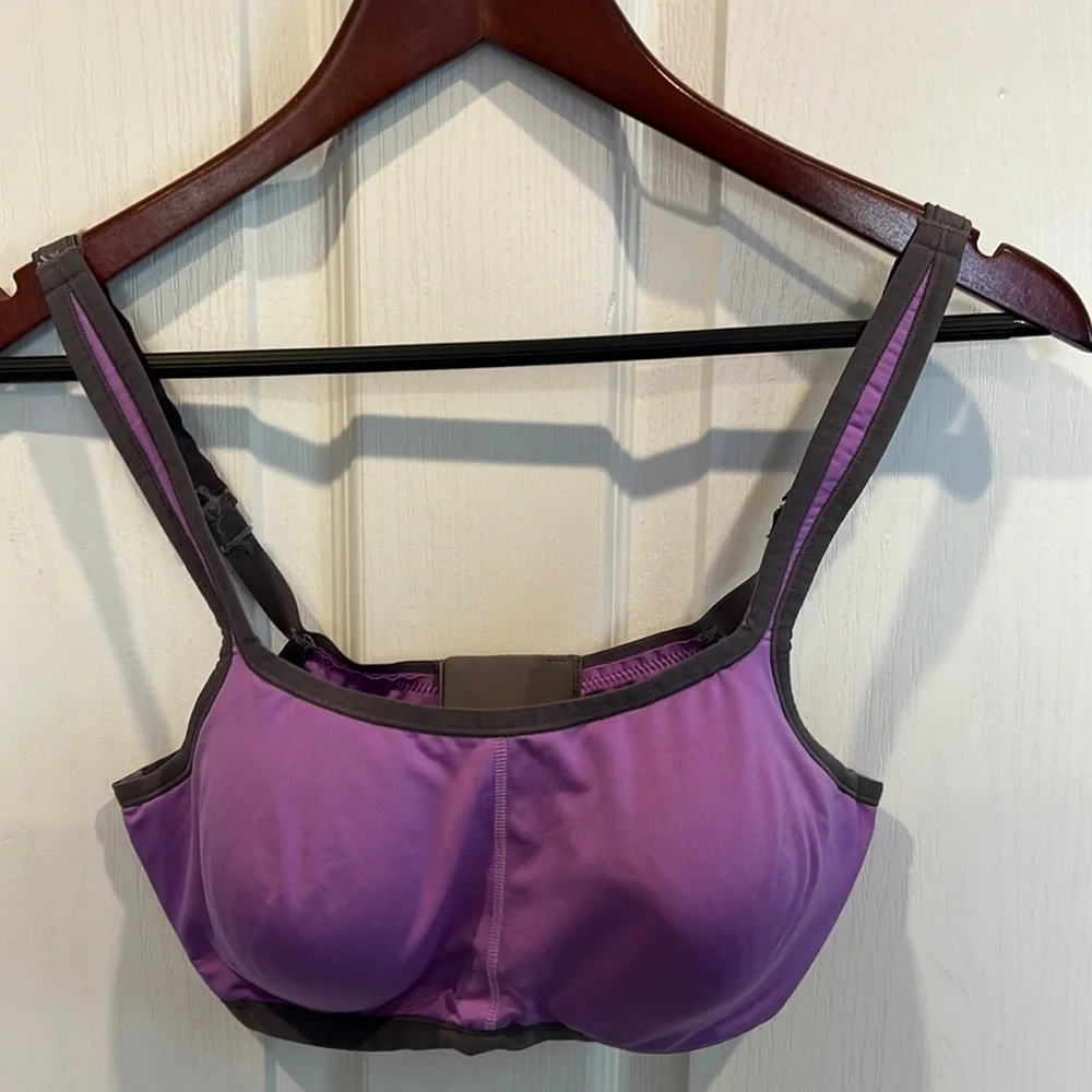 Natori sports bra 34C - Picture 1 of 8